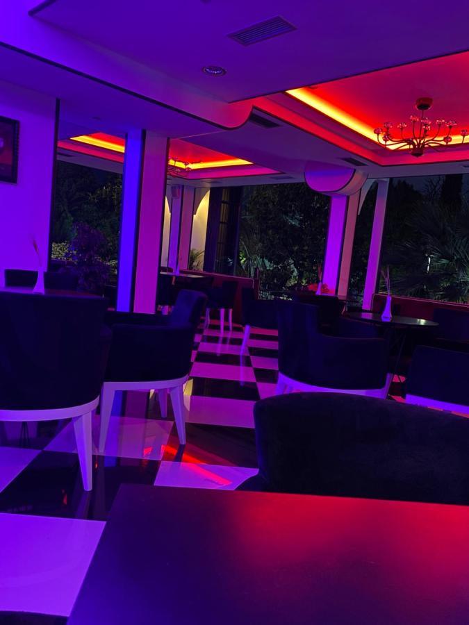 Garden Boutique Hotel Эльбасан Экстерьер фото