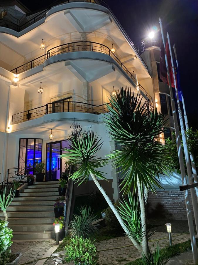 Garden Boutique Hotel Эльбасан Экстерьер фото