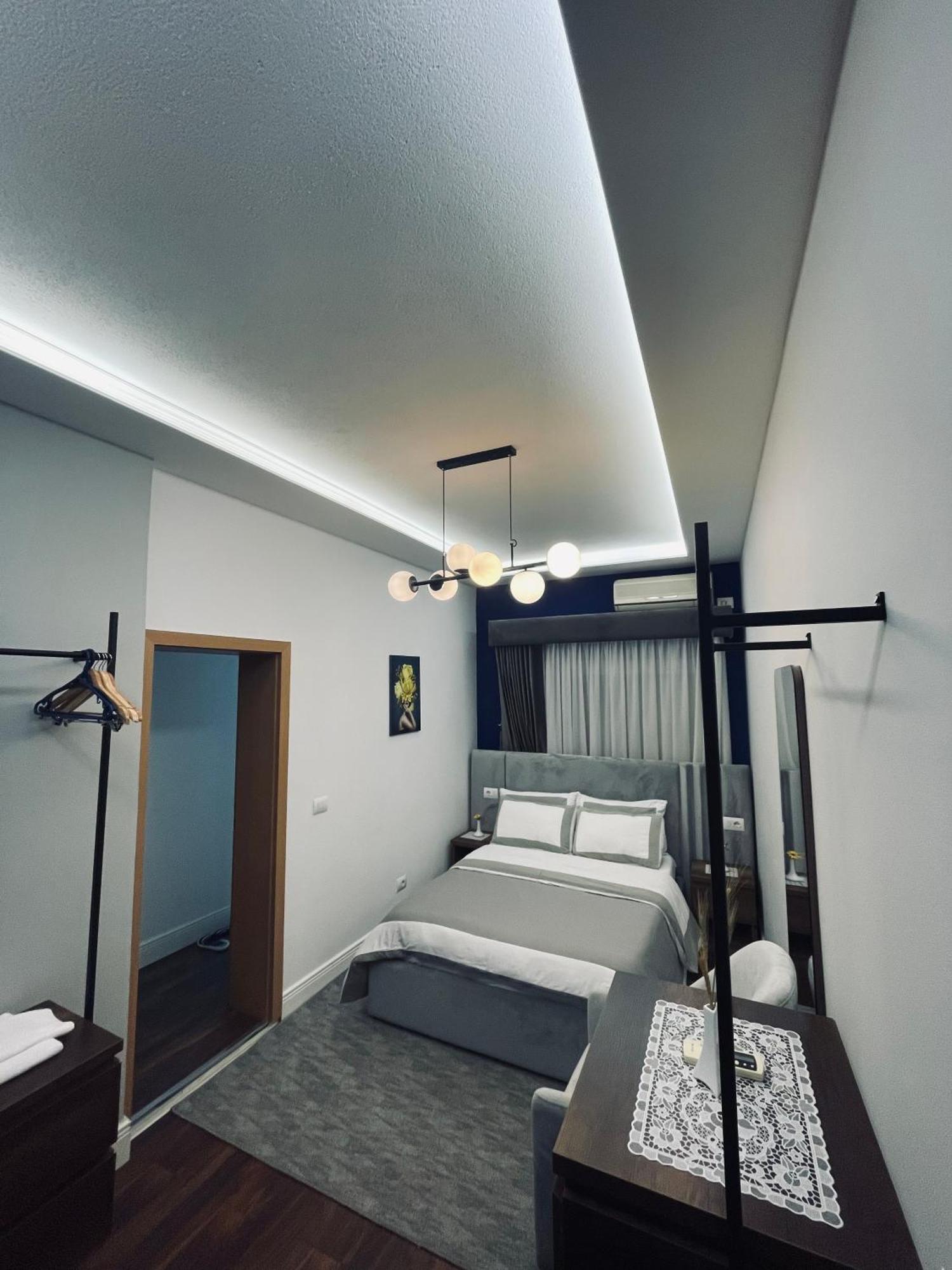 Garden Boutique Hotel Эльбасан Экстерьер фото