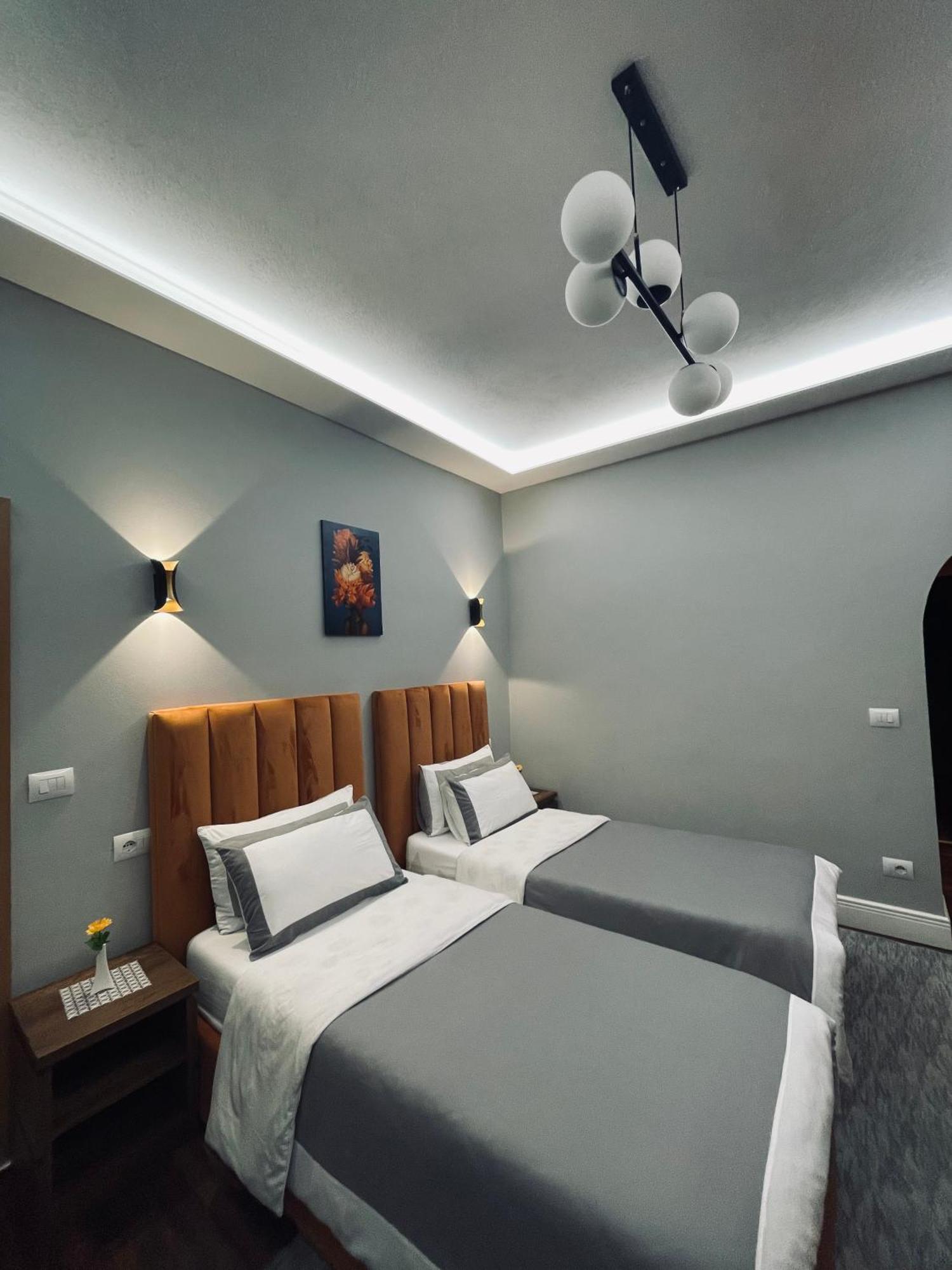 Garden Boutique Hotel Эльбасан Экстерьер фото
