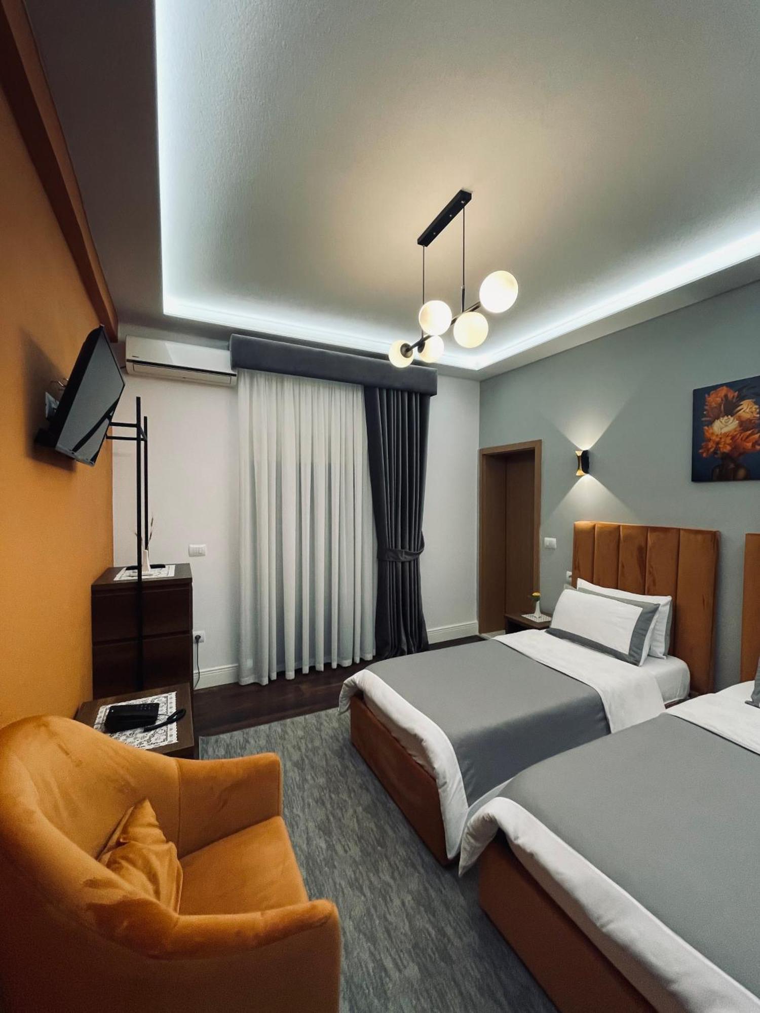Garden Boutique Hotel Эльбасан Экстерьер фото