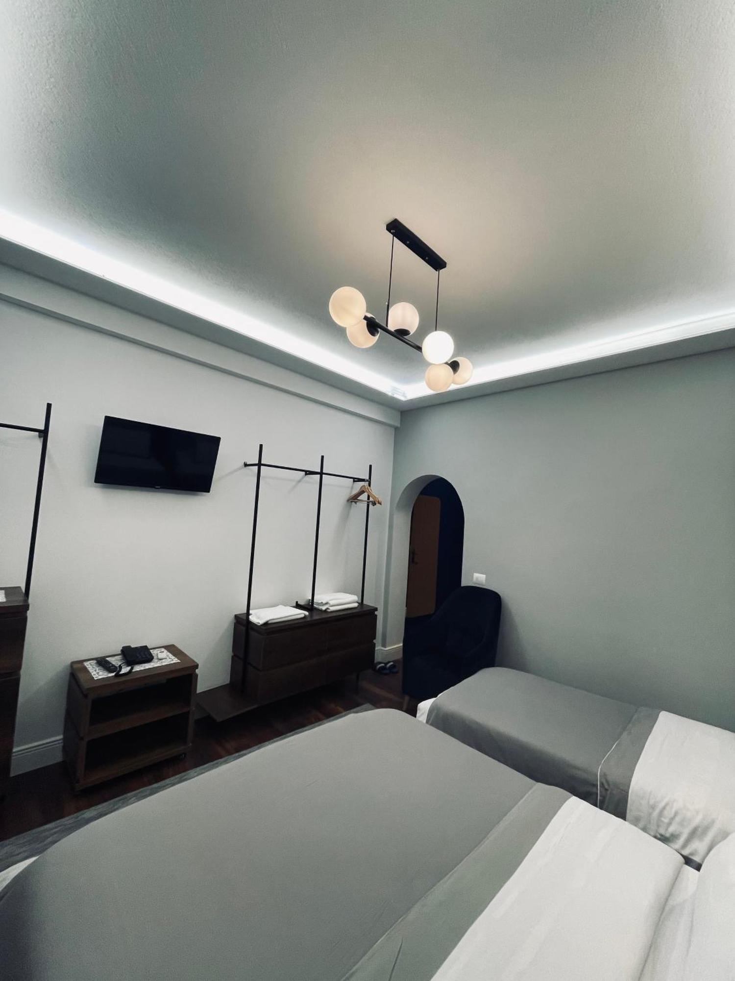 Garden Boutique Hotel Эльбасан Экстерьер фото