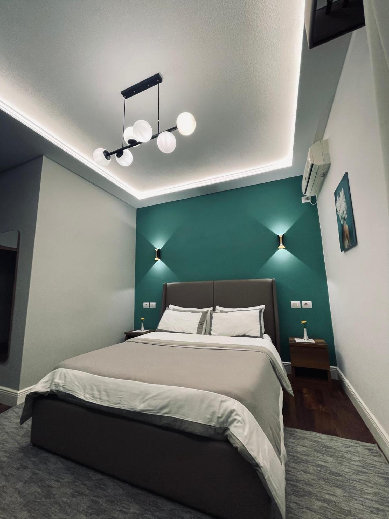 Garden Boutique Hotel Эльбасан Экстерьер фото