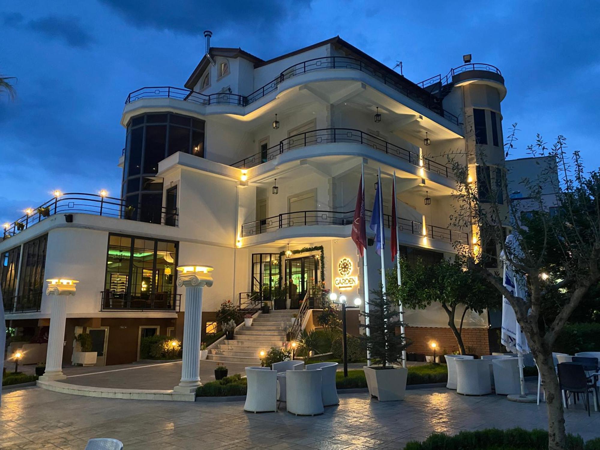 Garden Boutique Hotel Эльбасан Экстерьер фото