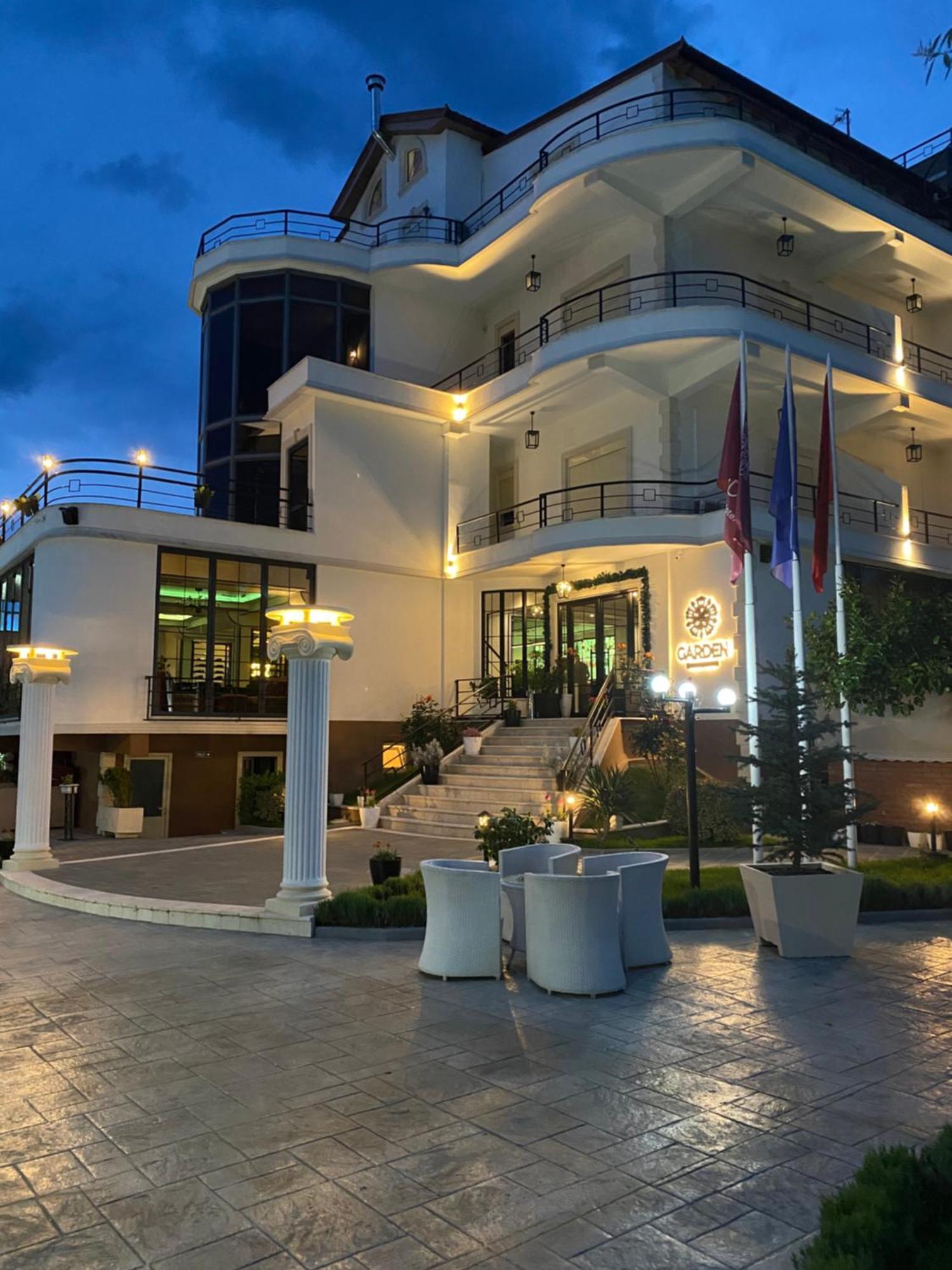 Garden Boutique Hotel Эльбасан Экстерьер фото
